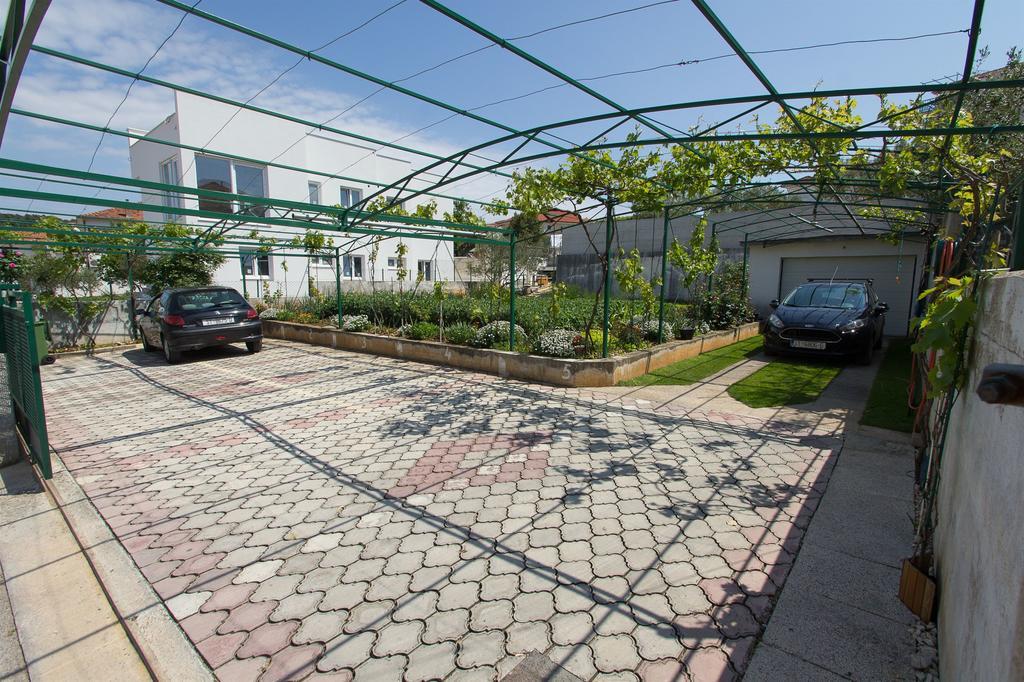 Apartments Mare โตรกีร์ ภายนอก รูปภาพ
