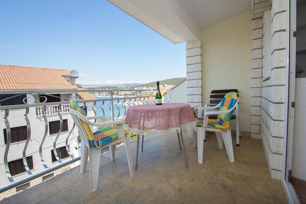 Apartments Mare โตรกีร์ ภายนอก รูปภาพ